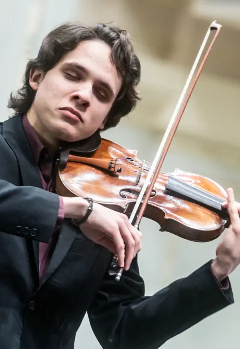 Pirkti bilietus LNSO, tarptautinių konkursų nugalėtojai Javier Comesaña Barrera ir Samuel Lee Vilnius, Lietuvos nacionalinė filharmonija Lapkritis 14