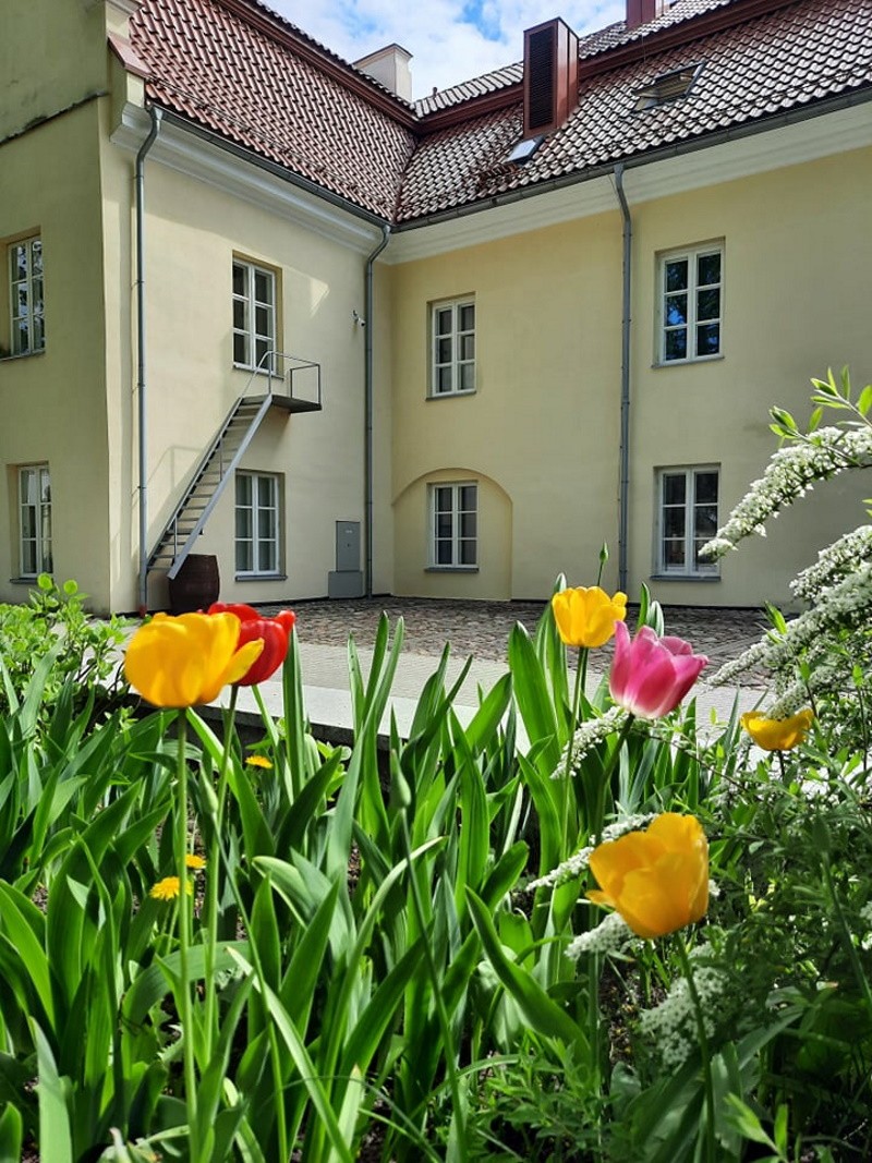 Pirkti bilietus Poezijos ir kvapų burtai Kaunas, Maironio lietuvių literatūros muziejus Sausis 01 - Gruodis 31