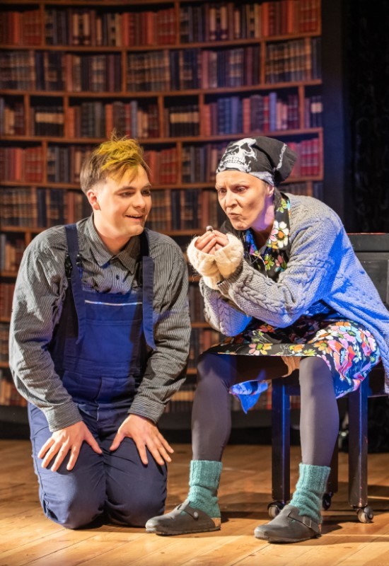 Pirkti bilietus Močiutė plėšikė Vilnius, Raganiukės teatras Spalis 03