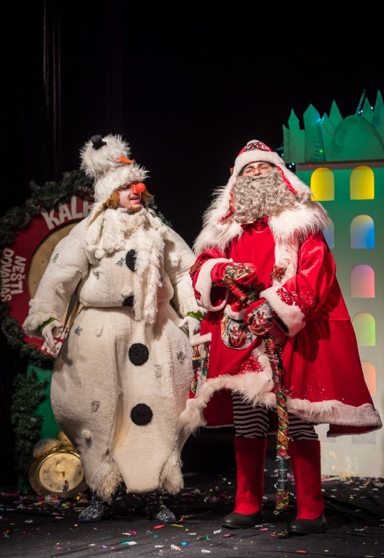 Buy tickets Kalėdų Senis ir Besmegenis. Su Kalėdų seneliu Vilnius, Raganiukės teatras December 13