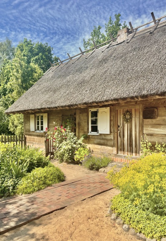 Pirkt biļetes Agluonėnų etnografinė sodyba | Lankytojo bilietas Agluonėnų seniūnija, Agluonėnų etnografinė sodyba Decembris 31