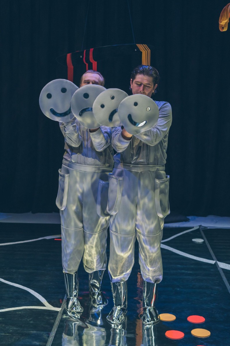 Buy tickets Interaktyvus judesio ir objektų spektaklis kūdikiams BE GALO, BE KRAŠTO Klaipėda, Klaipėdos lėlių teatras February 22