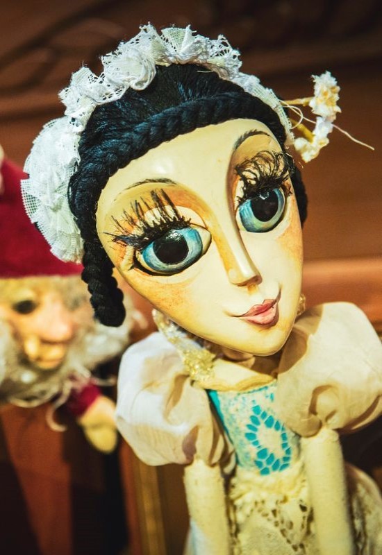 Pirkti bilietus (PAKEISTAS kitu spektakliu) SNIEGUOLĖ IR SEPTYNI NYKŠTUKAI Kaunas, Kauno valstybinis lėlių teatras Vasaris 22